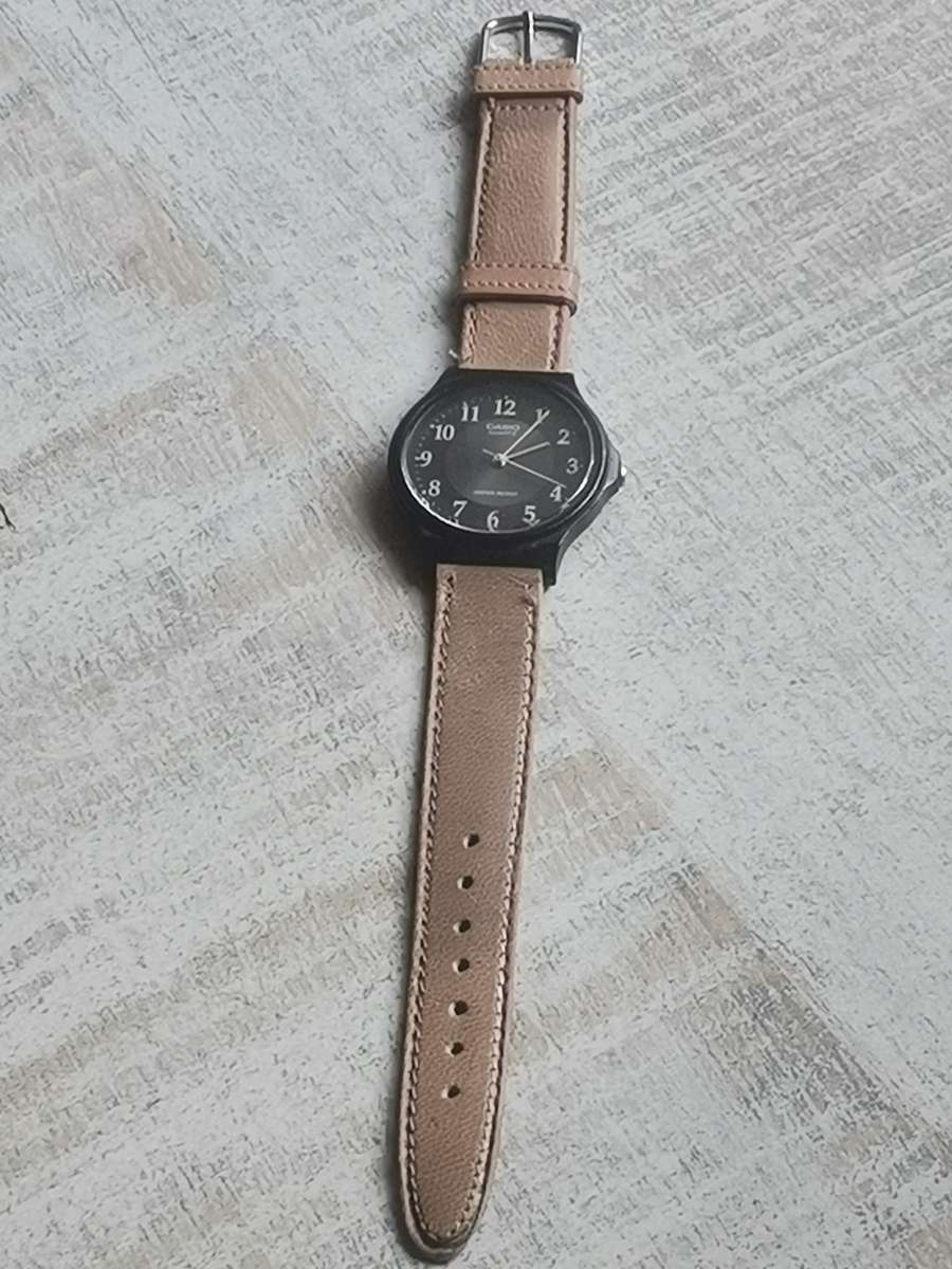 CASIO MENS WATCH IN EXCELLENT WORKING CONDITION
