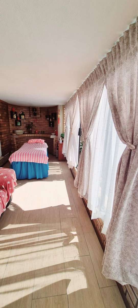 GUESS STEEL 100M MENS WATCH IN EXCELLENT WORKING CONDITION