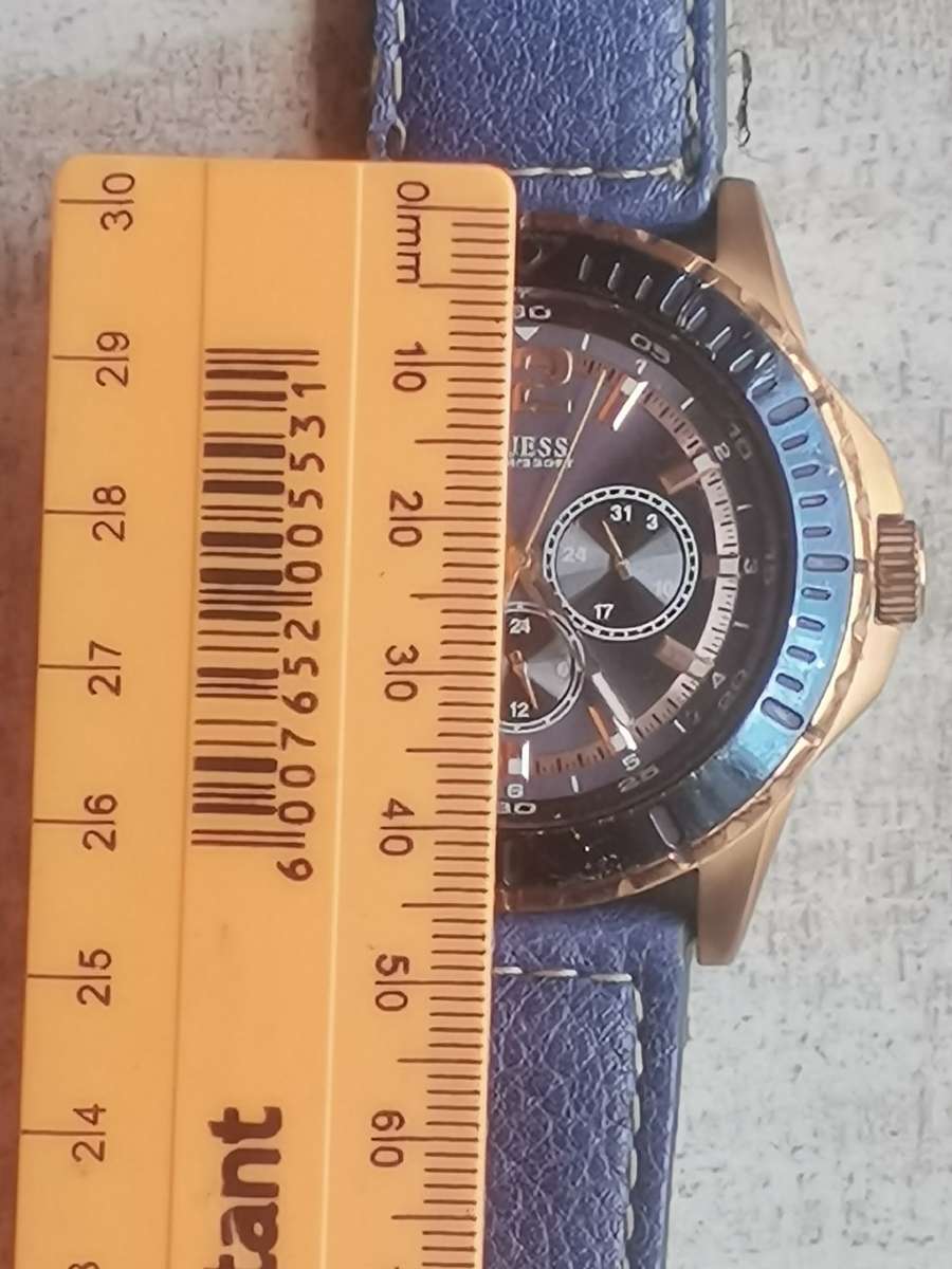 GUESS STEEL 100M MENS WATCH IN EXCELLENT WORKING CONDITION