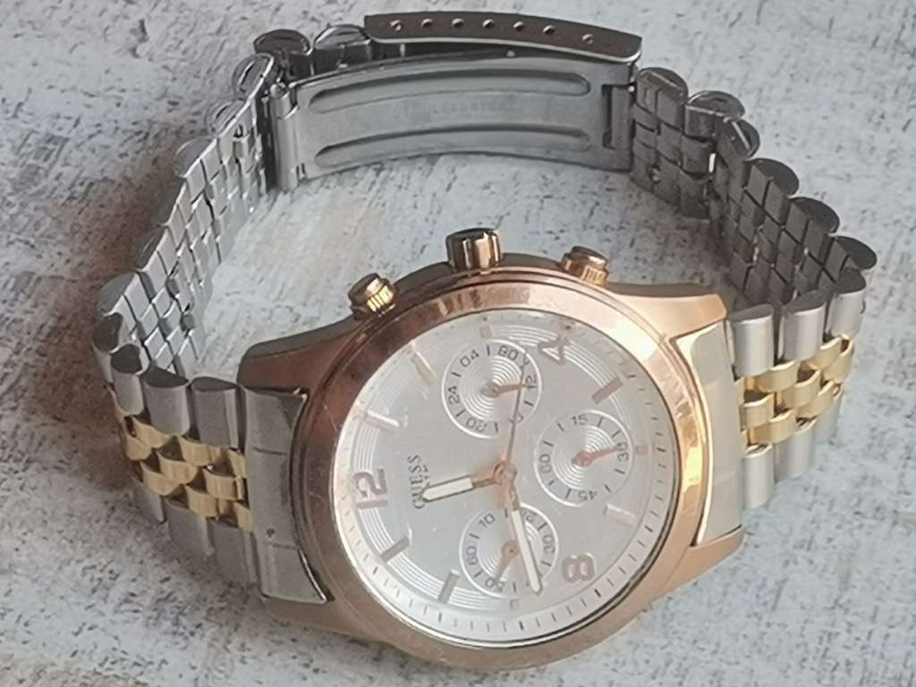 GUESS MENS CHRONOGRAPH WATCH IN EXCELLENT WORKING CONDITION