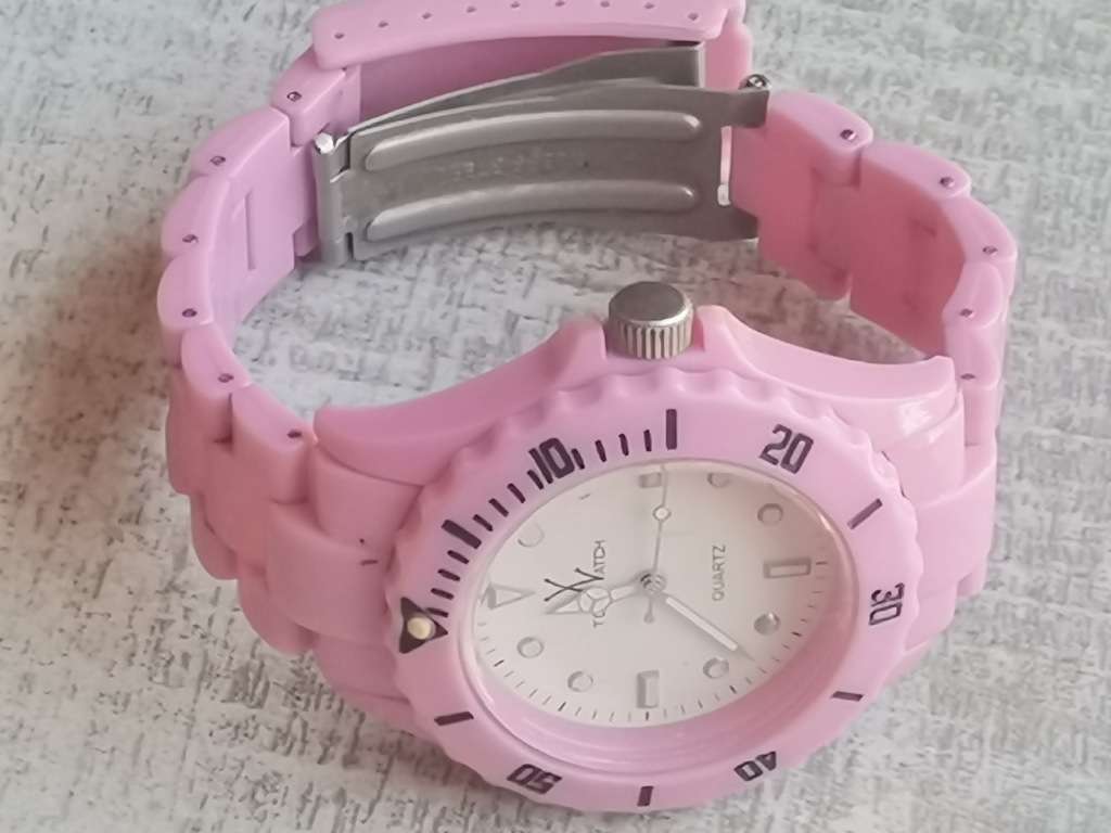 GIRLS PINK TOY WATCH IN EXCELLENT WORKING CONDITION