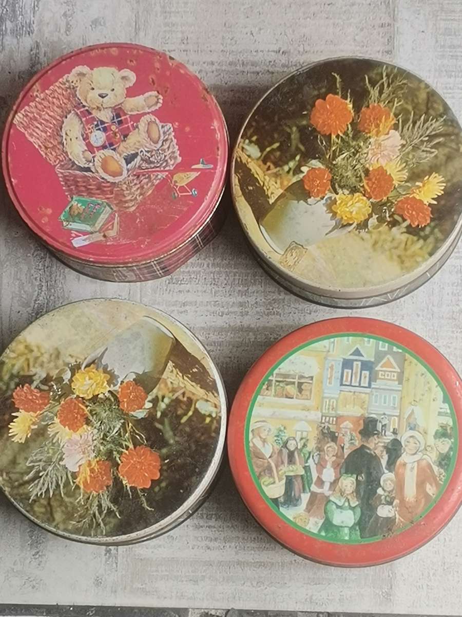 4 x VINTAGE CAKE/BISCUIT TINS - BIDDING FOR ALL