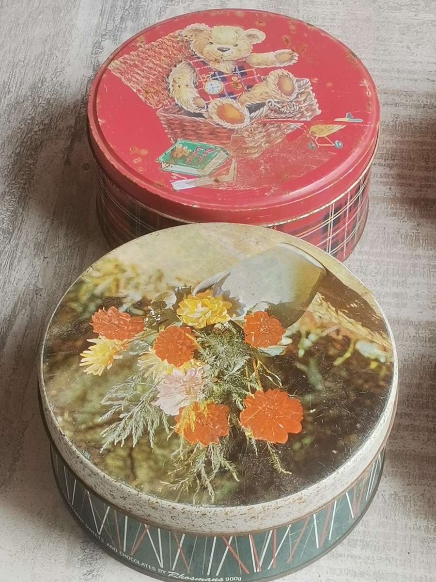 4 x VINTAGE CAKE/BISCUIT TINS - BIDDING FOR ALL