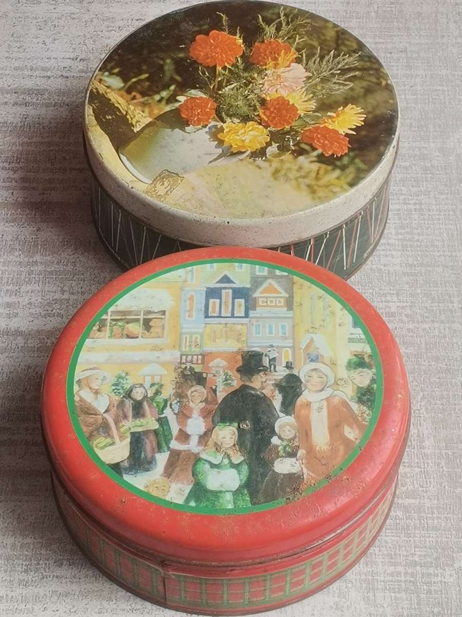 4 x VINTAGE CAKE/BISCUIT TINS - BIDDING FOR ALL