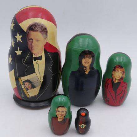 BILL CLINTON AND HIS GIRLS 5 IN 1 NESTING DOLL