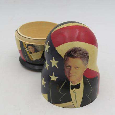 BILL CLINTON AND HIS GIRLS 5 IN 1 NESTING DOLL
