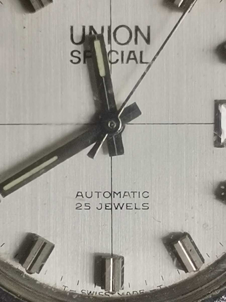 VINTAGE MENS SWISS MADE UNION SPECIAL AUTOMATIC WATCH IN EXCELLENT WORKING CONDITION