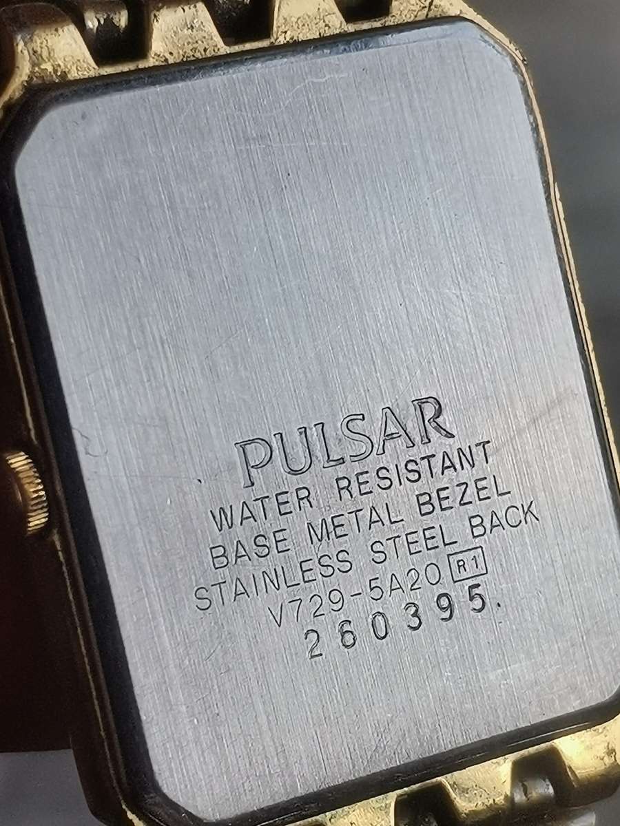 VINTAGE MENS PULSAR GOLD PLATED WATCH IN EXCELLENT WORKING CONDITION