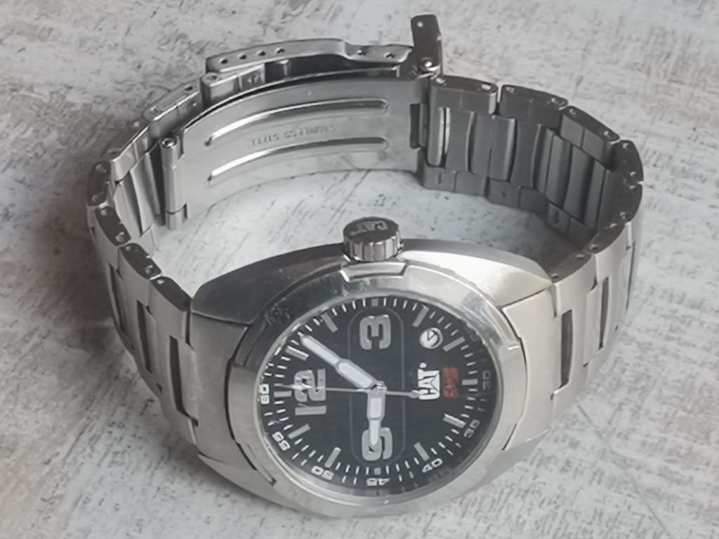 MENS FULL STAINLESS STEEL CATERPILLAR 100M WATCH IN EXCELLENT WORKING CONDITION