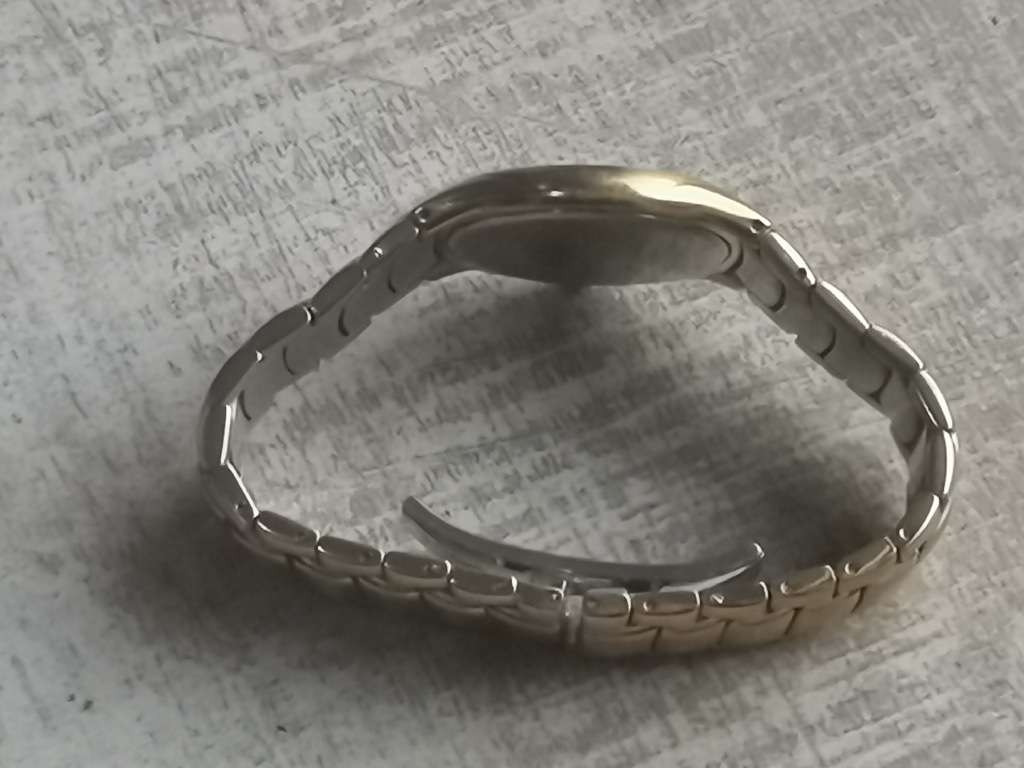 MENS GOLD TEMPO WATCH IN EXCELLENT WORKING CONDITION