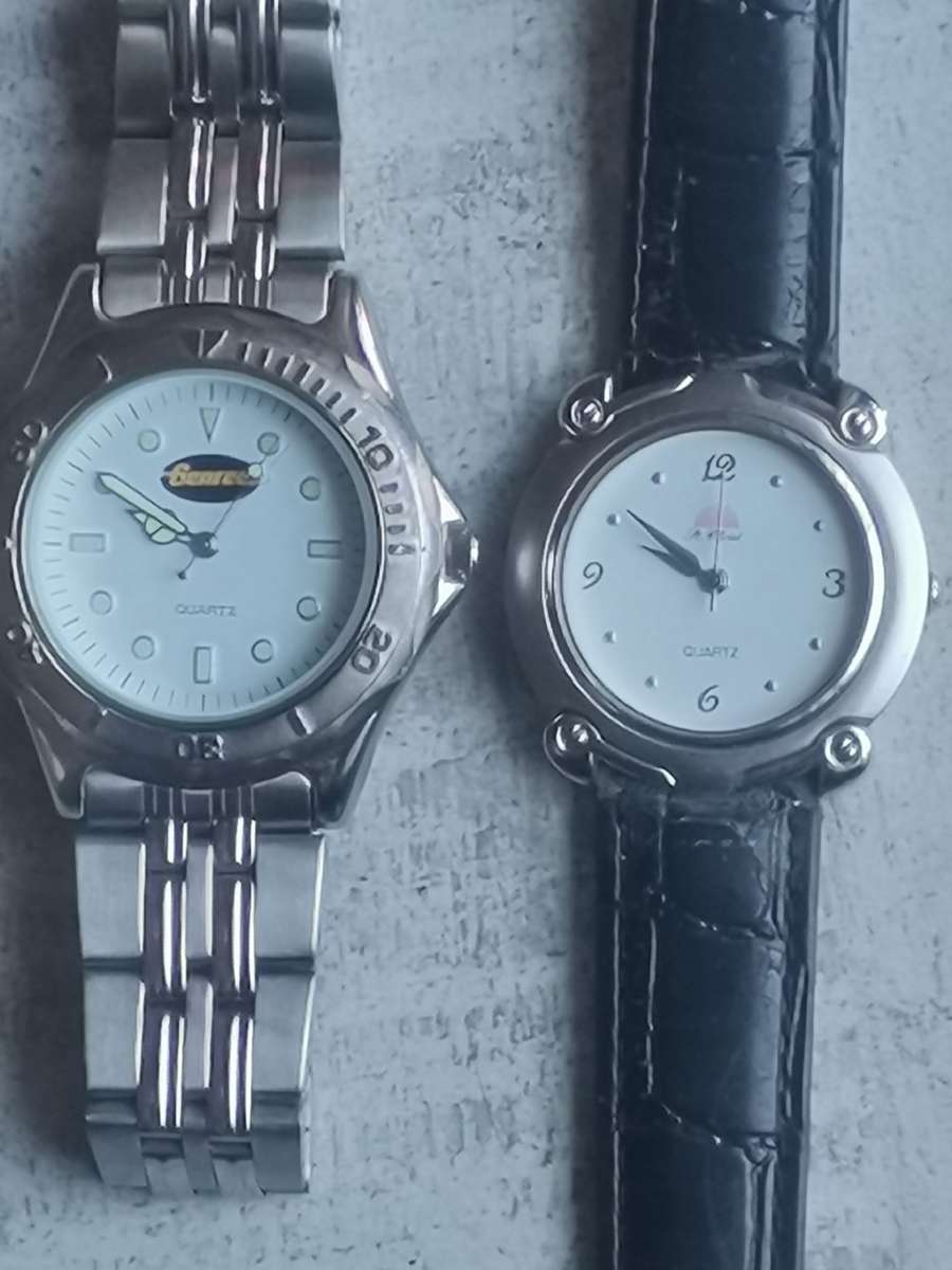 2 x MENS WATCHES IN EXCELLENT WORKING CONDITION - BIDDING FOR BOTH