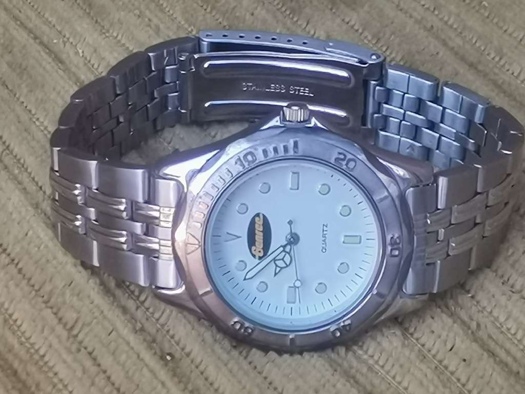 2 x MENS WATCHES IN EXCELLENT WORKING CONDITION - BIDDING FOR BOTH