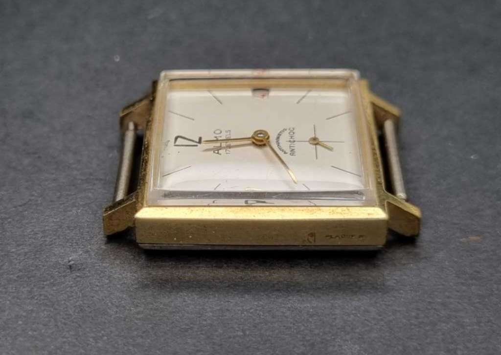 VINTAGE MENS SWISS ALMO MECHANICAL WATCH WITH SUB-SECONDS IN EXCELLENT WORKING CONDITION