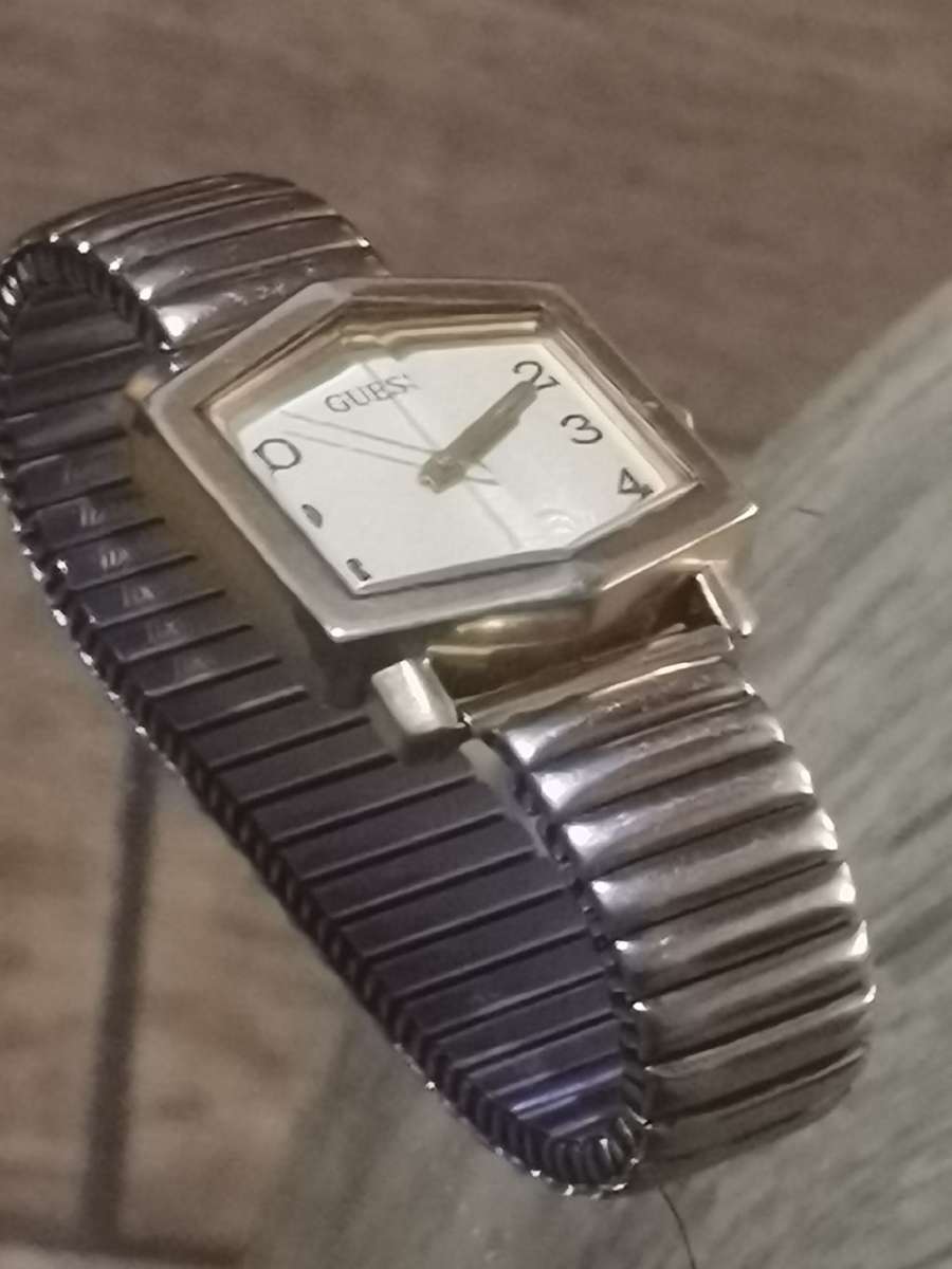 STUNNING GUESS MENS/UNISEX WATCH IN EXCELLENT WORKING CONDITION