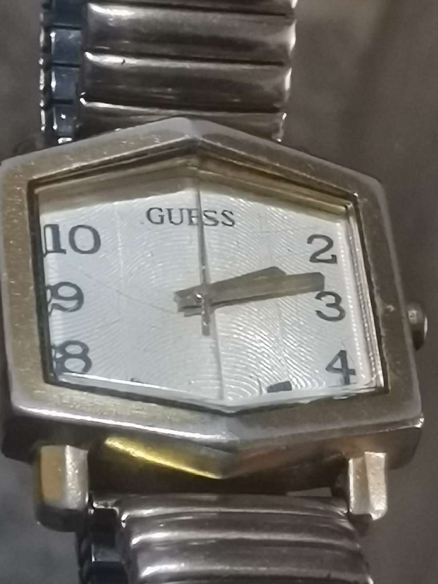 STUNNING GUESS MENS/UNISEX WATCH IN EXCELLENT WORKING CONDITION