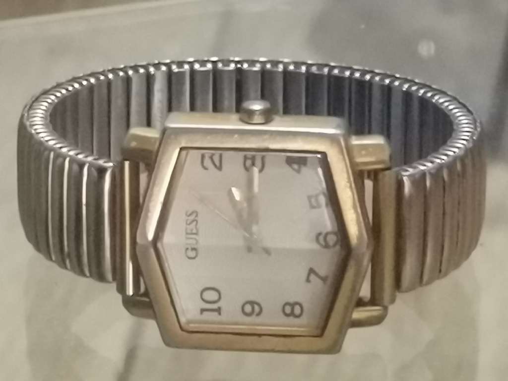 STUNNING GUESS MENS/UNISEX WATCH IN EXCELLENT WORKING CONDITION