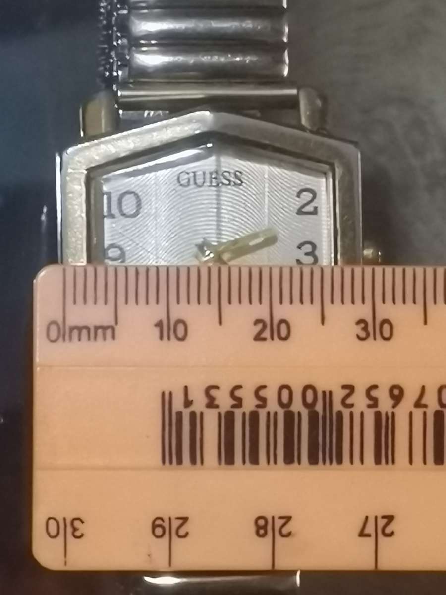 STUNNING GUESS MENS/UNISEX WATCH IN EXCELLENT WORKING CONDITION