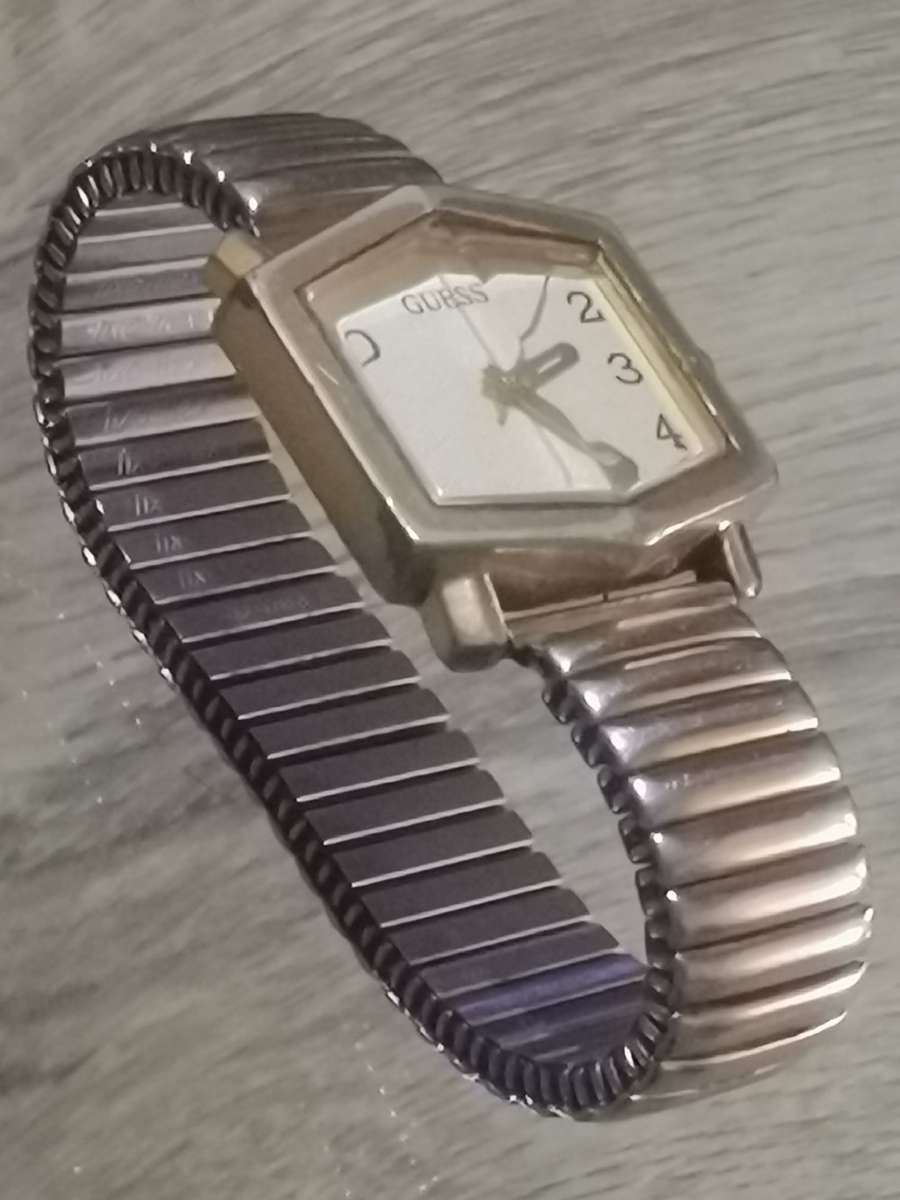 STUNNING GUESS MENS/UNISEX WATCH IN EXCELLENT WORKING CONDITION
