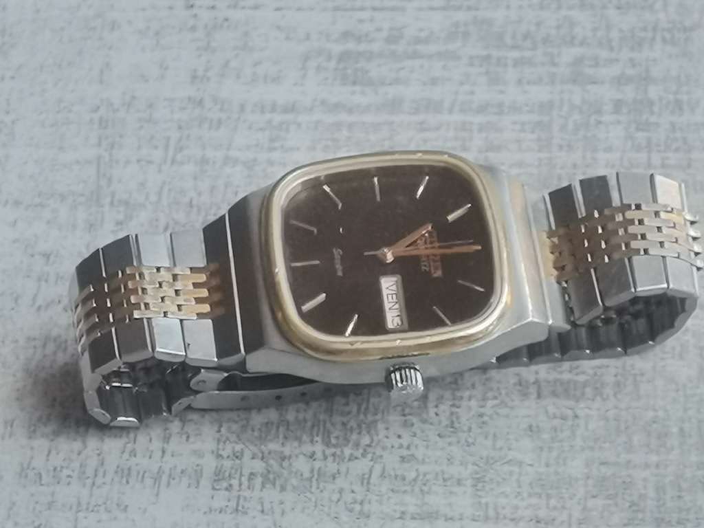 VINTAGE CITIZEN SEVEN MENS WATCH IN EXCELLENT WORKING CONDITION