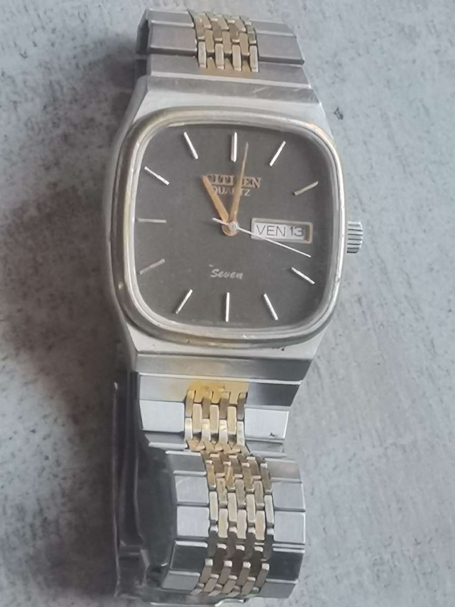 VINTAGE CITIZEN SEVEN MENS WATCH IN EXCELLENT WORKING CONDITION