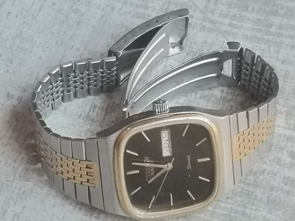 VINTAGE CITIZEN SEVEN MENS WATCH IN EXCELLENT WORKING CONDITION