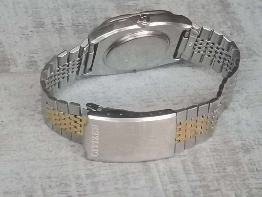 VINTAGE CITIZEN SEVEN MENS WATCH IN EXCELLENT WORKING CONDITION