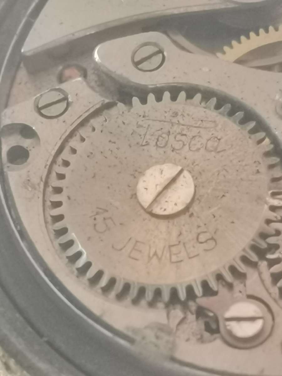 VINTAGE MENS TOSCA MECHANICAL WATCH IN GOOD WORKING CONDITION