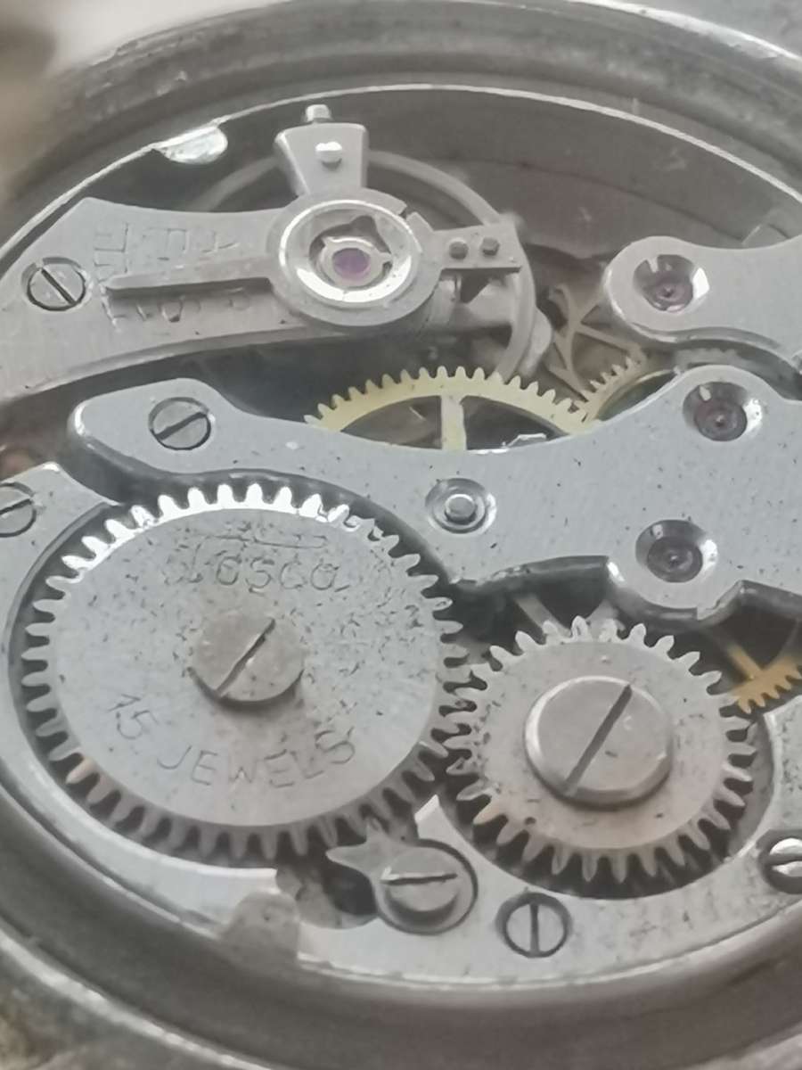 VINTAGE MENS TOSCA MECHANICAL WATCH IN GOOD WORKING CONDITION