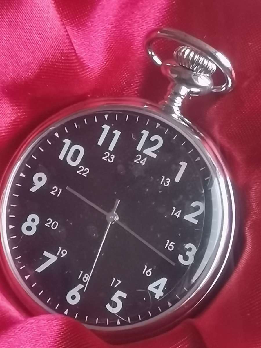 STUNNING MENS POCKET WATCH NEW WITH DISPLAY BOX