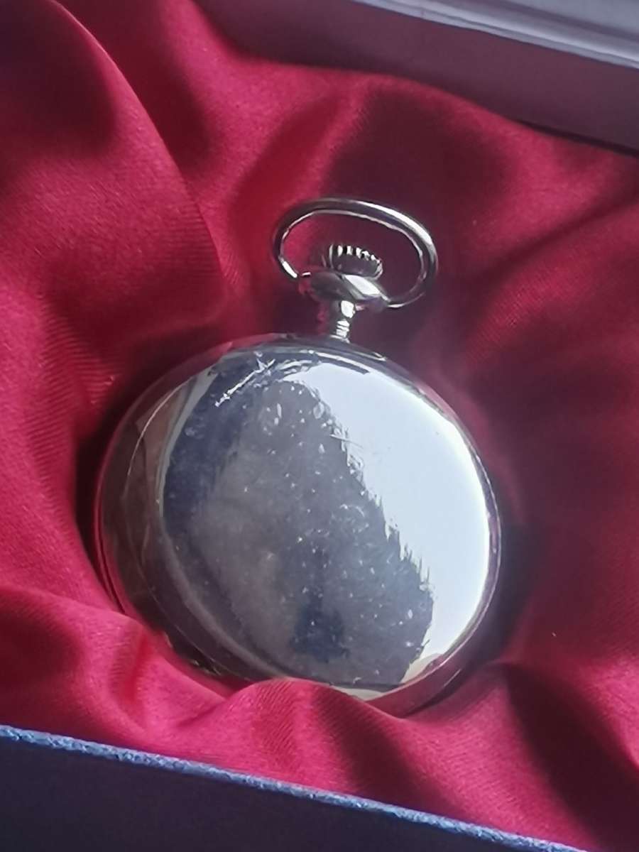 STUNNING MENS POCKET WATCH NEW WITH DISPLAY BOX