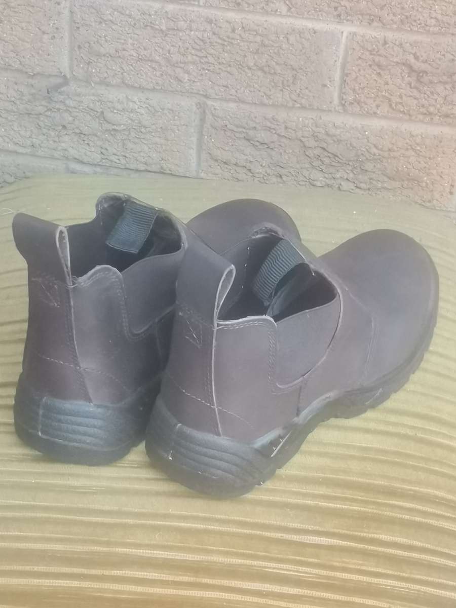 INKUNZI MENS SAFETY BOOT SIZE 6 - NEW IN BOX