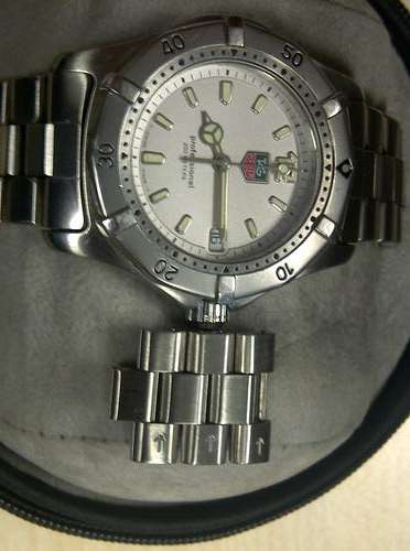 TAG Heuer Professional 200m Mens Midsize Watch with Original Inner & Outer Box