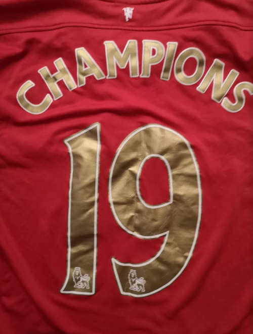 Mancherster United 4 Jersey Bundle (3 Medium + 1 Large)