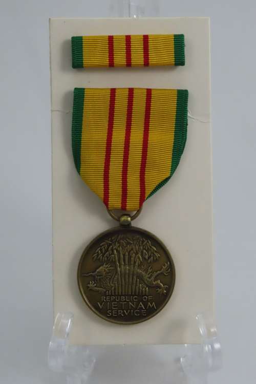 Vietnam Service War Medal, in original box with Ribbon and Bar, USA