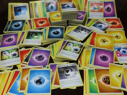 Lot of 100+ Pokemon Energy Cards