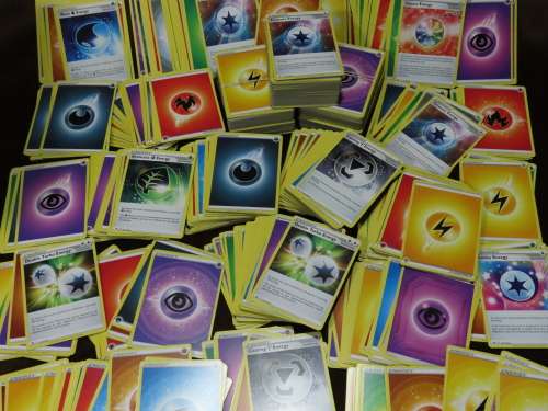 Lot of 100+ Pokemon Energy Cards