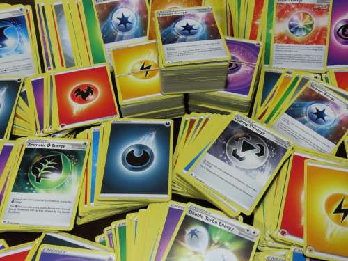 Lot of 100+ Pokemon Energy Cards