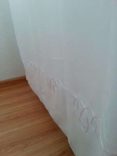 PATTERNED  WHITE VOILE CURTAINS - 5M x 2.3M!!!! !