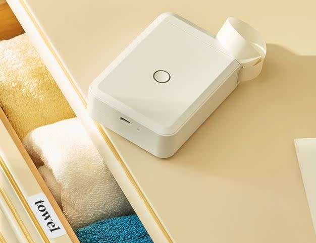 Niimbot D110 bundle **thermal portable printer + 3 rolls of labels + bag***