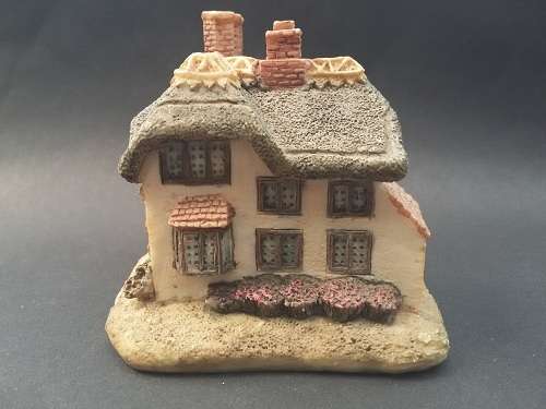 Lillyput Lane Miniature House