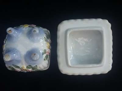 Beautiful trinket pot with flowers and gilt accents