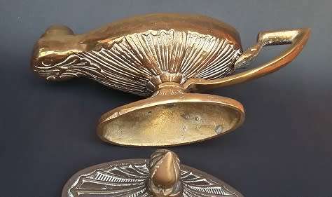 Alladin's Lamp  -  Stunning brass detail and very heavy