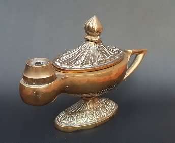 Alladin's Lamp  -  Stunning brass detail and very heavy