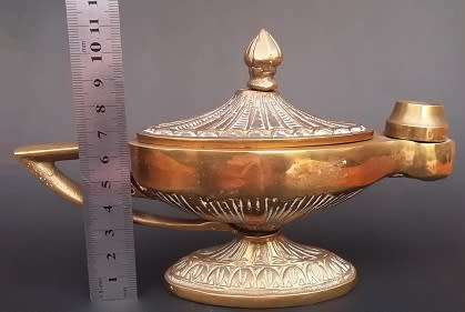 Alladin's Lamp  -  Stunning brass detail and very heavy