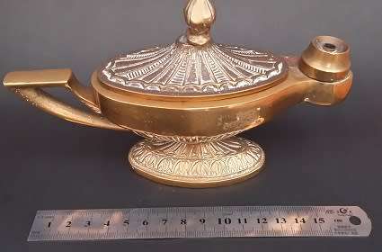 Alladin's Lamp  -  Stunning brass detail and very heavy