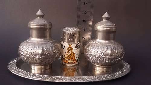 Gorgeous oriental Cruet set