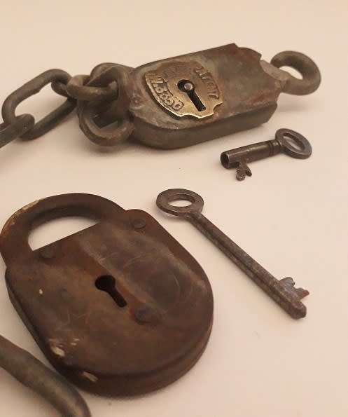 WOW !!  Antique padlock and  Vintage Lever - both working with original keys