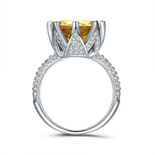 Amazing 6 carat Round cut Simulated Diamond Ring. Size 10