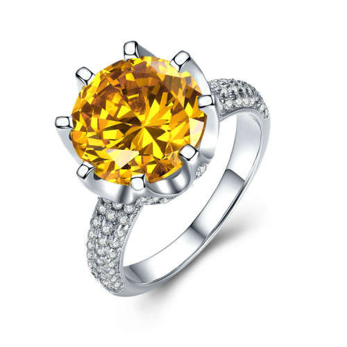 Amazing 6 carat Round cut Simulated Diamond Ring. Size 10