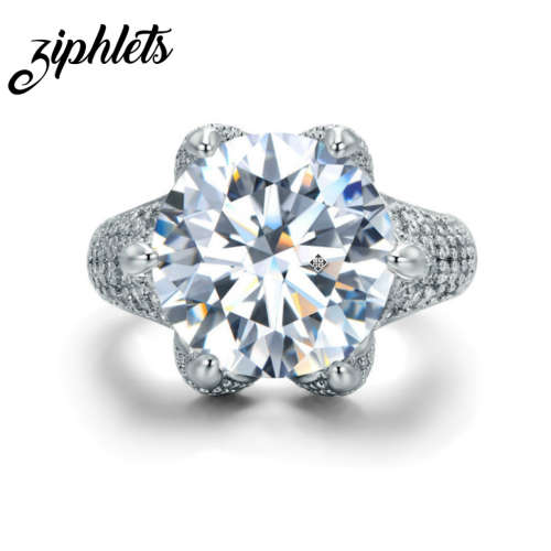 Amazing 8 carat Round cut Simulated Diamond Ring. Size 7